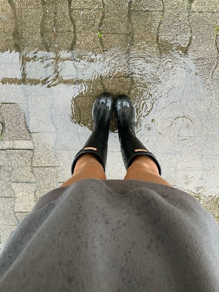 rain boots drying aesthetic, minimalist rain boots care mood